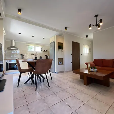 Solomos Family House Semesterbostad